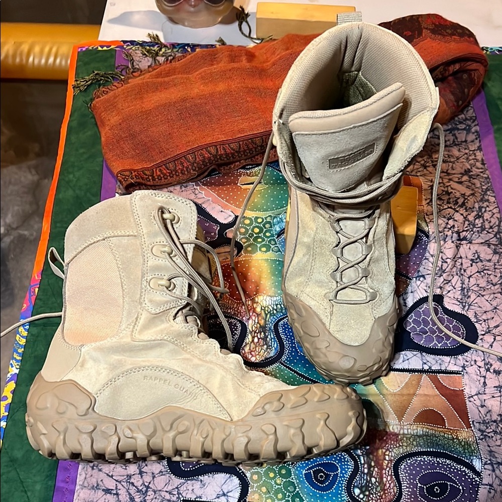 Rocky tactical boots.  Men’s 9.5 Vintage S2v? 2007.